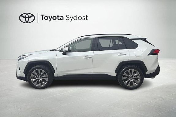 Toyota RAV4 3 of 5