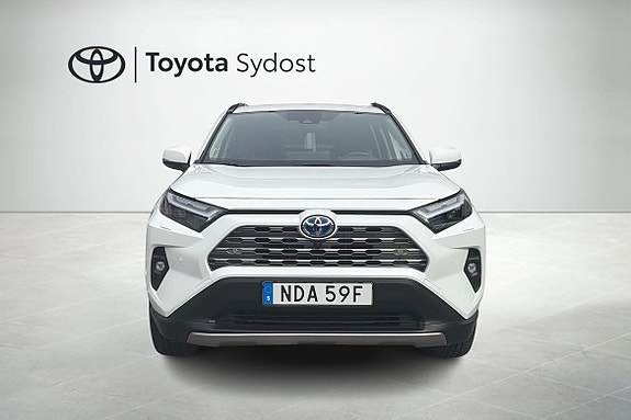 Toyota RAV4 5 of 5