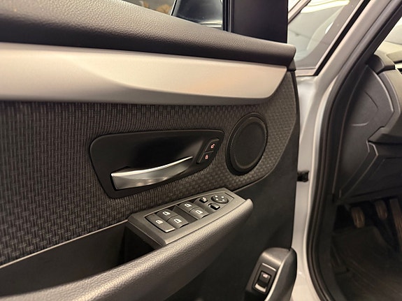 BMW 218i 10 of 25