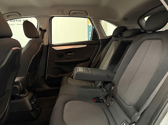 BMW 218i 13 of 25