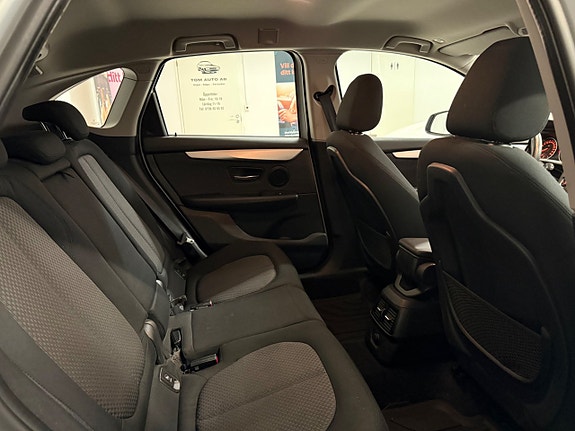 BMW 218i 15 of 25