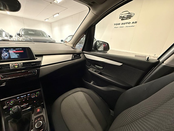 BMW 218i 24 of 25
