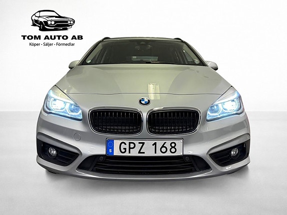 BMW 218i 2 of 25
