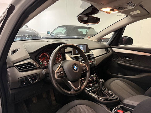 BMW 218i 11 of 25