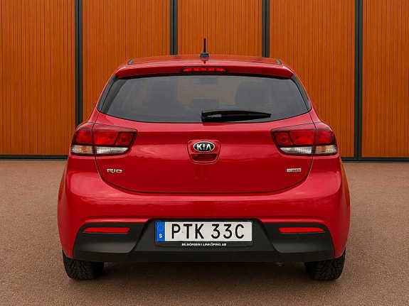 Kia Rio 6 of 10