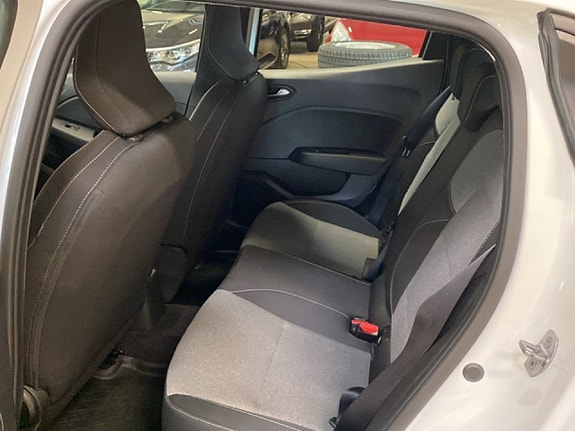 Mitsubishi Colt 9 of 14