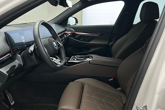 BMW i5 10 of 26
