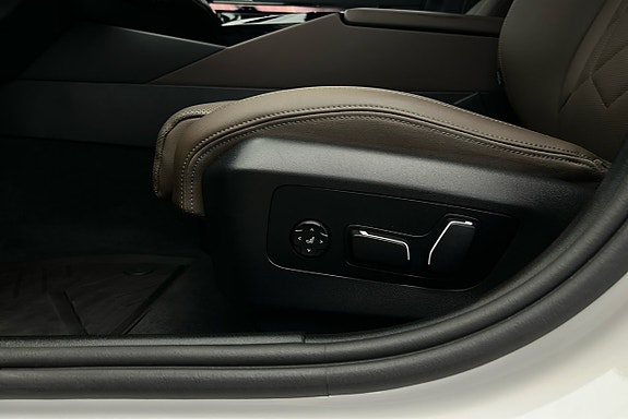 BMW i5 18 of 26