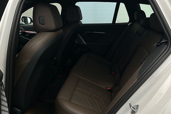 BMW i5 13 of 26