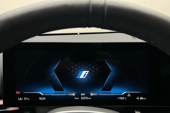 BMW i5 7 of 26