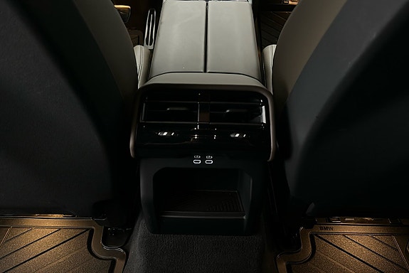 BMW i5 21 of 26