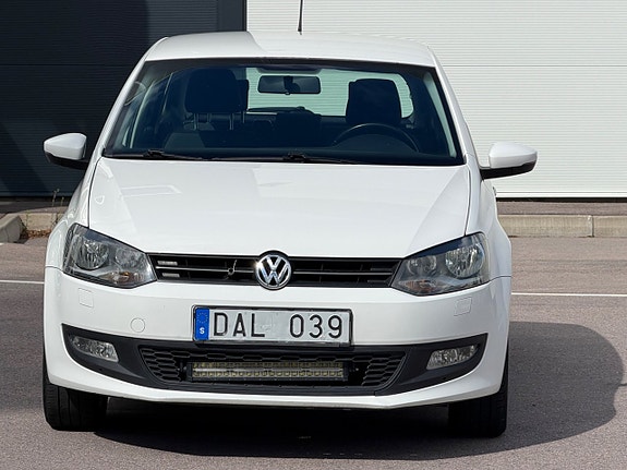 Volkswagen Polo 2 of 5