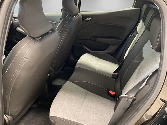 Mitsubishi Colt 9 of 14
