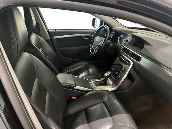 Volvo XC70 4 of 5