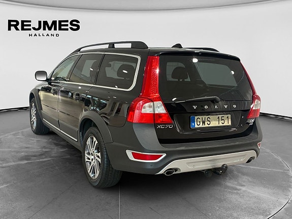 Volvo XC70 2 of 5