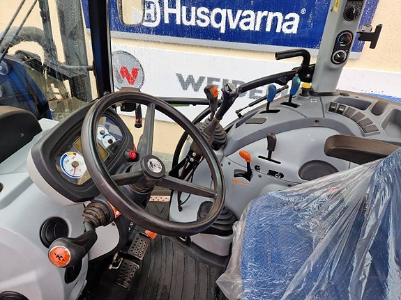 New Holland T4,85, Lastartraktor 6 of 9
