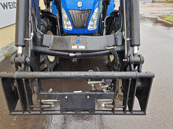 New Holland T4,85, Lastartraktor 4 of 9