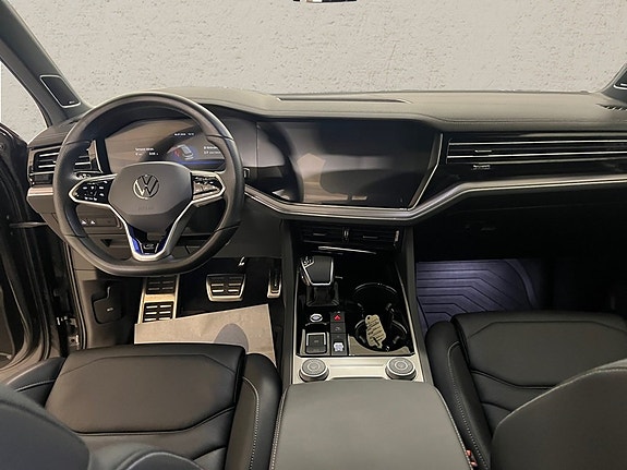Volkswagen Touareg 4 of 7