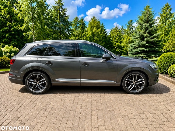 Audi Q7 3 of 5