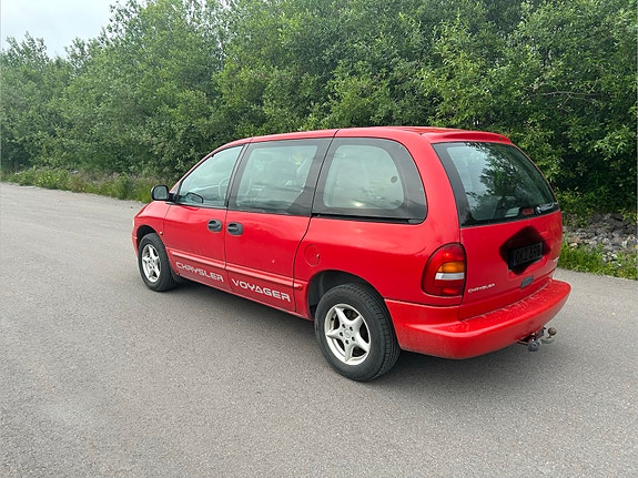 Chrysler Voyager 2 of 5