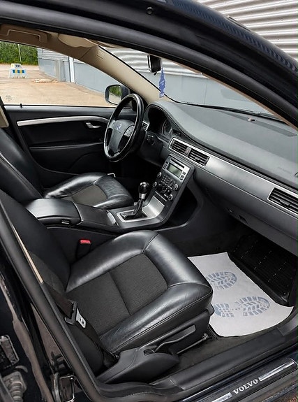 Volvo V70 10 of 14