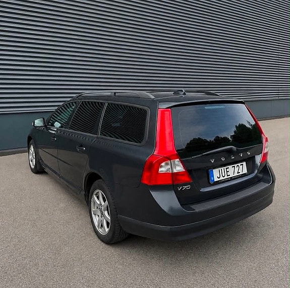 Volvo V70 3 of 14