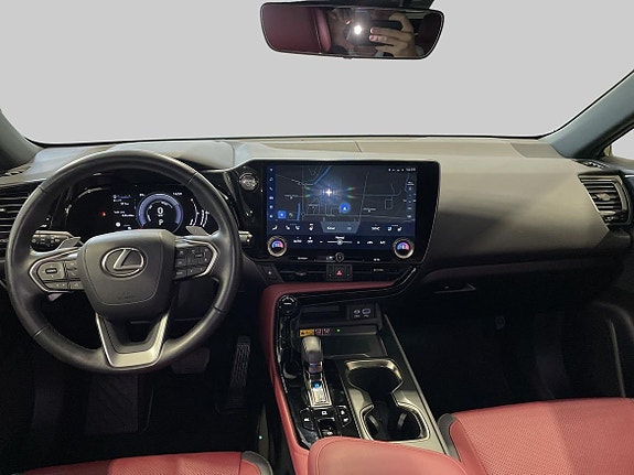 Lexus NX350h 10 of 16