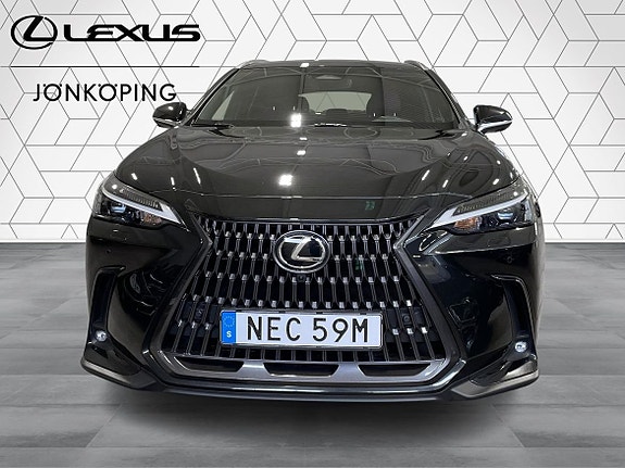 Lexus NX350h 7 of 16
