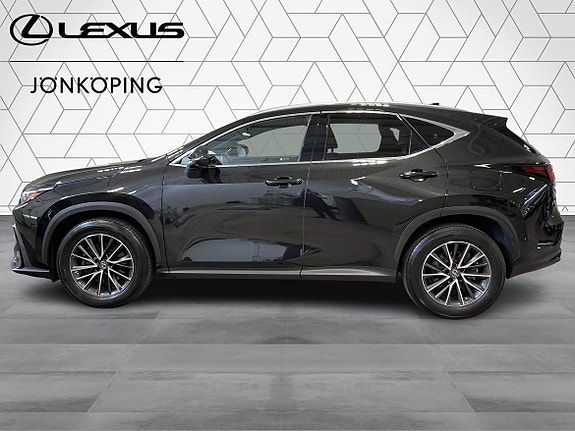 Lexus NX350h 5 of 5