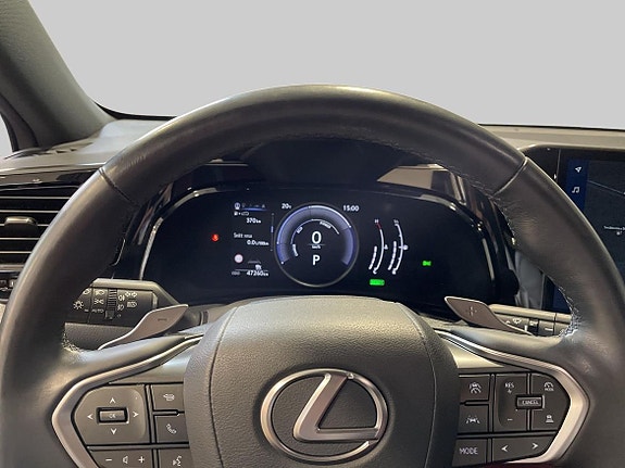 Lexus NX350h 13 of 16