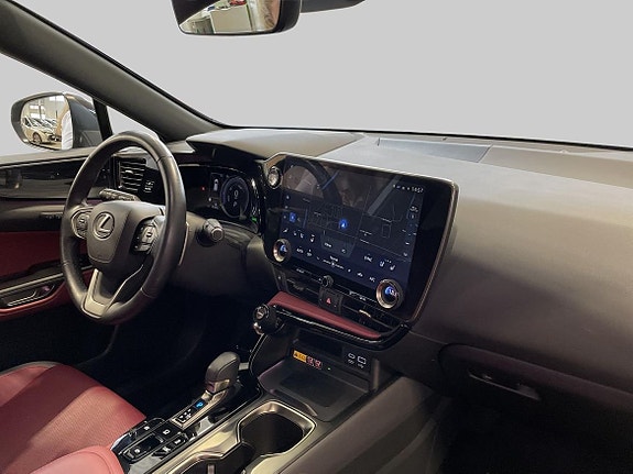 Lexus NX350h 8 of 16