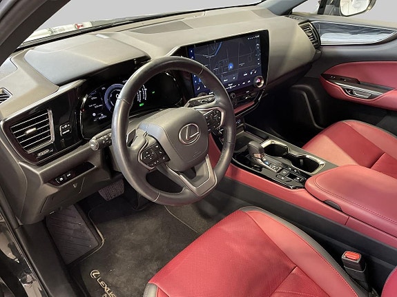 Lexus NX350h 12 of 16