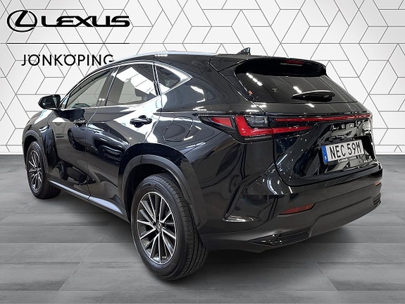 Lexus NX350h 4 of 5