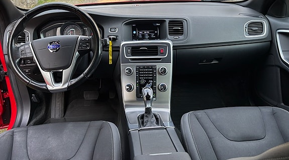 Volvo V60 3 of 5