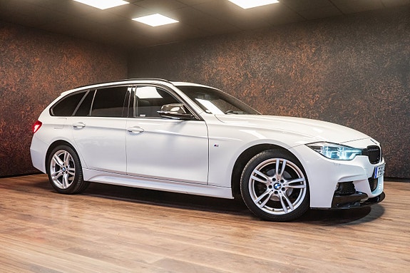 BMW 320i 2 of 5