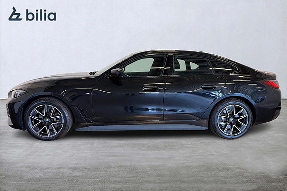 BMW i4 4 of 5