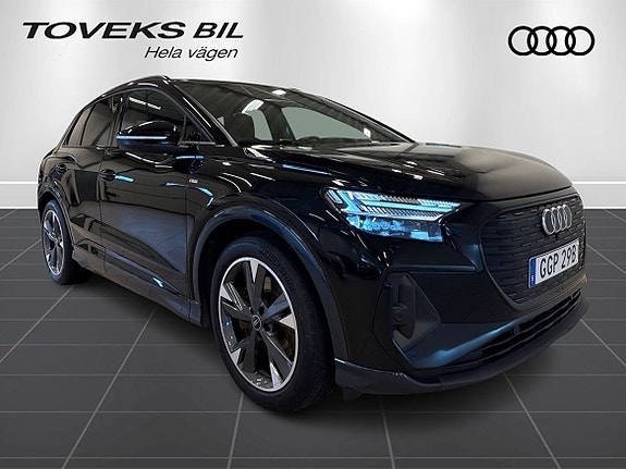 Audi Q4 e-tron 3 of 5