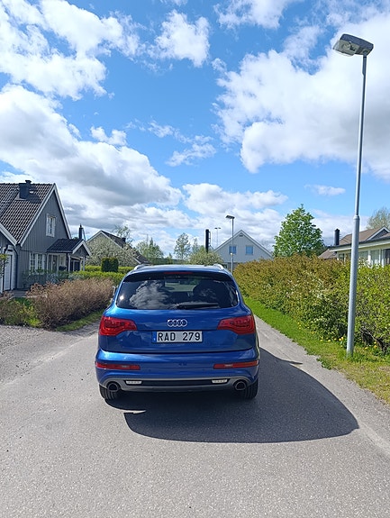 Audi Q7 3 of 5