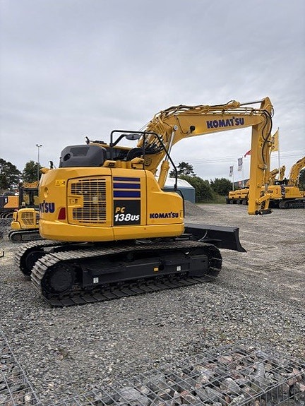 Komatsu PC 138 3 of 5