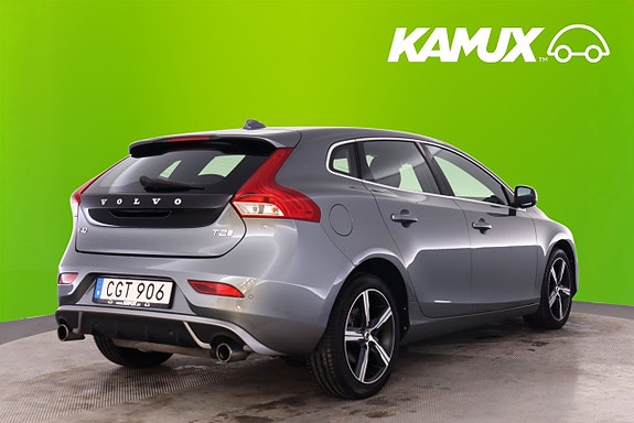 Volvo V40 4 of 5