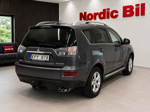 Mitsubishi Outlander 3 of 5