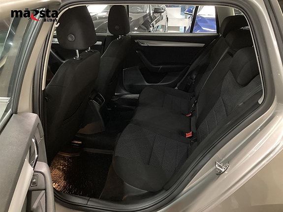 Skoda Octavia 10 of 16