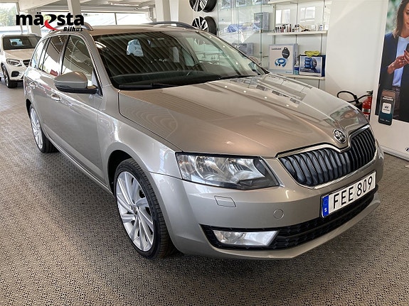 Skoda Octavia 2 of 5