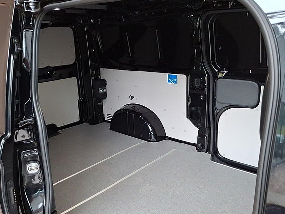 Volkswagen Transporter 10 of 12