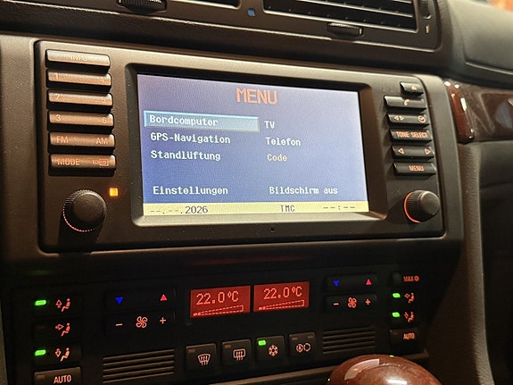 BMW 740i 15 of 16