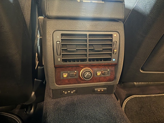 BMW 740i 10 of 16