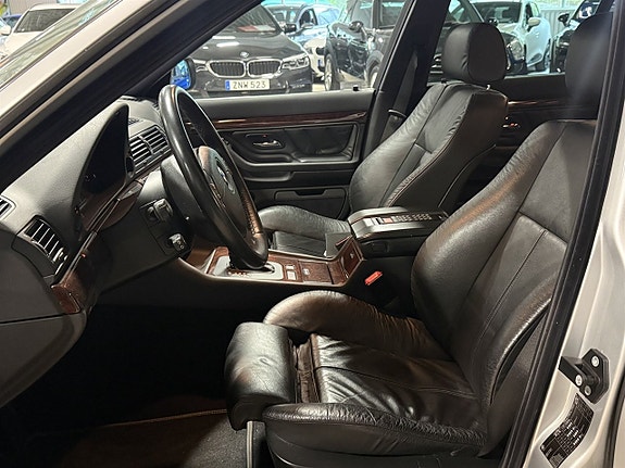 BMW 740i 7 of 16