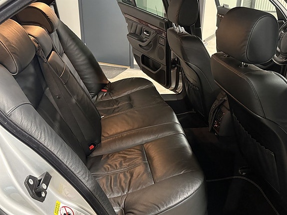 BMW 740i 8 of 16