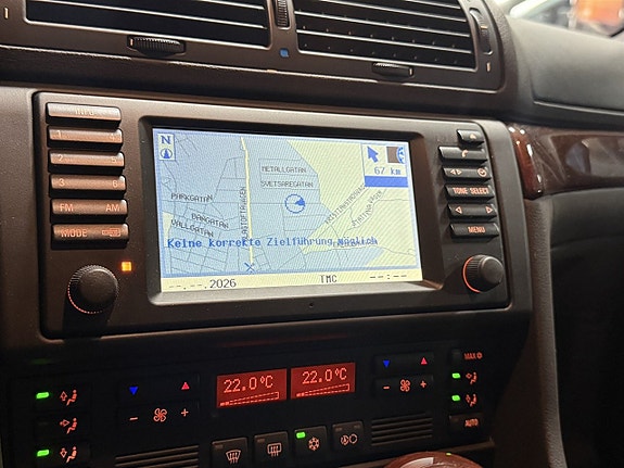 BMW 740i 14 of 16