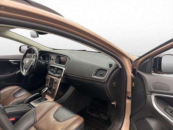 Volvo V40 Cross Country 27 of 30
